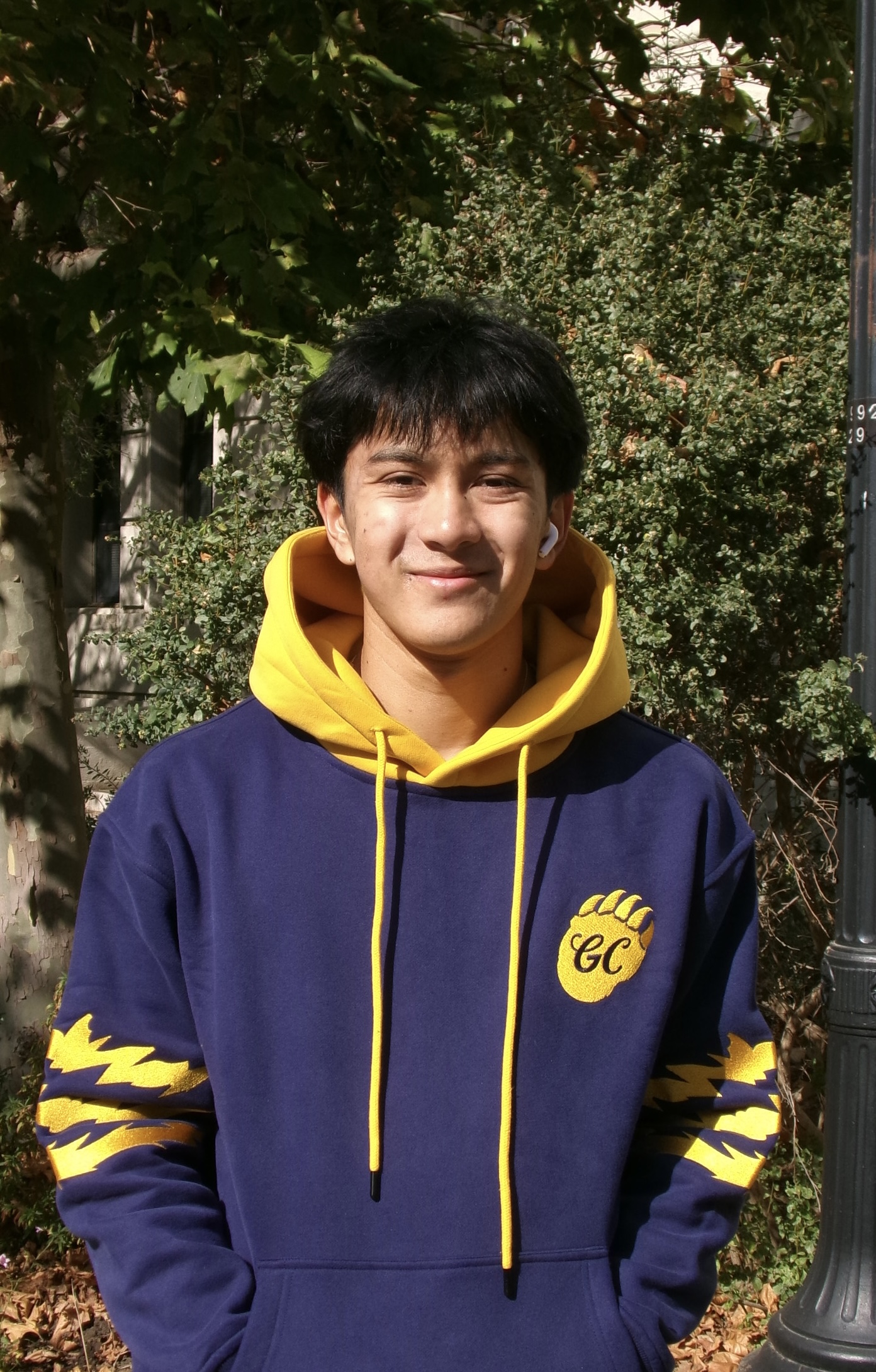Headshot of Bonpatrick Estrella
